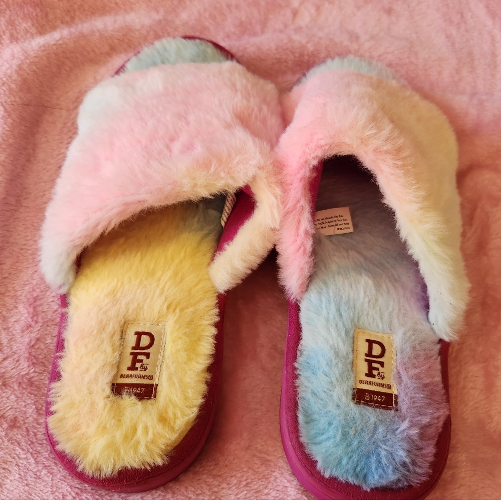 dearfoams Women's Multicolor Fuzzy Slippers